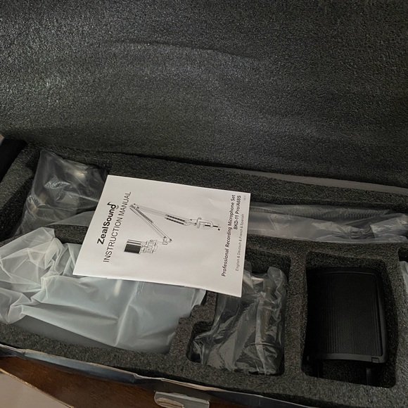 Podcast microphone. Gaming microphone. Desk mount, tripod, never used - Picture 4 of 6